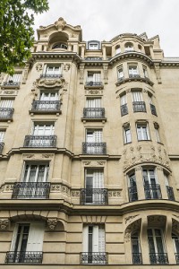 Chasseur appartement Haut de Gamme sur Paris et Ouest Parisien - vue immeuble parisien